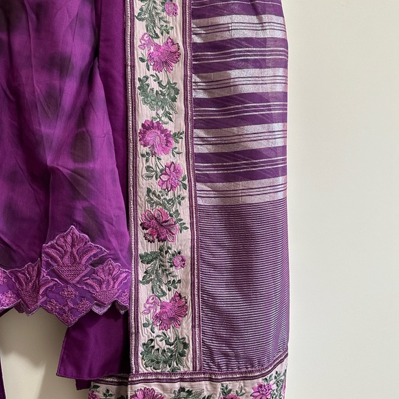 Pakistani Designer Silk Dress 3Pc - Picture 8 of 10